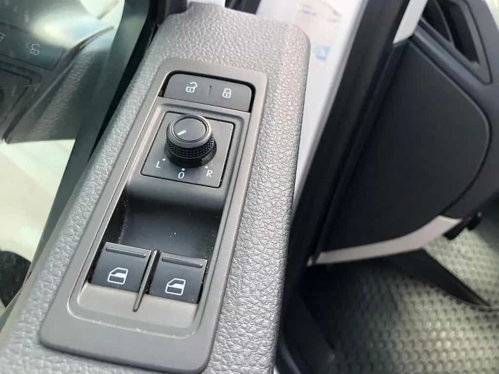 Volkswagen T6 Transporter 2.0 TDI Kombi lang 9-SITZE TEMP 07/2018-photo-34