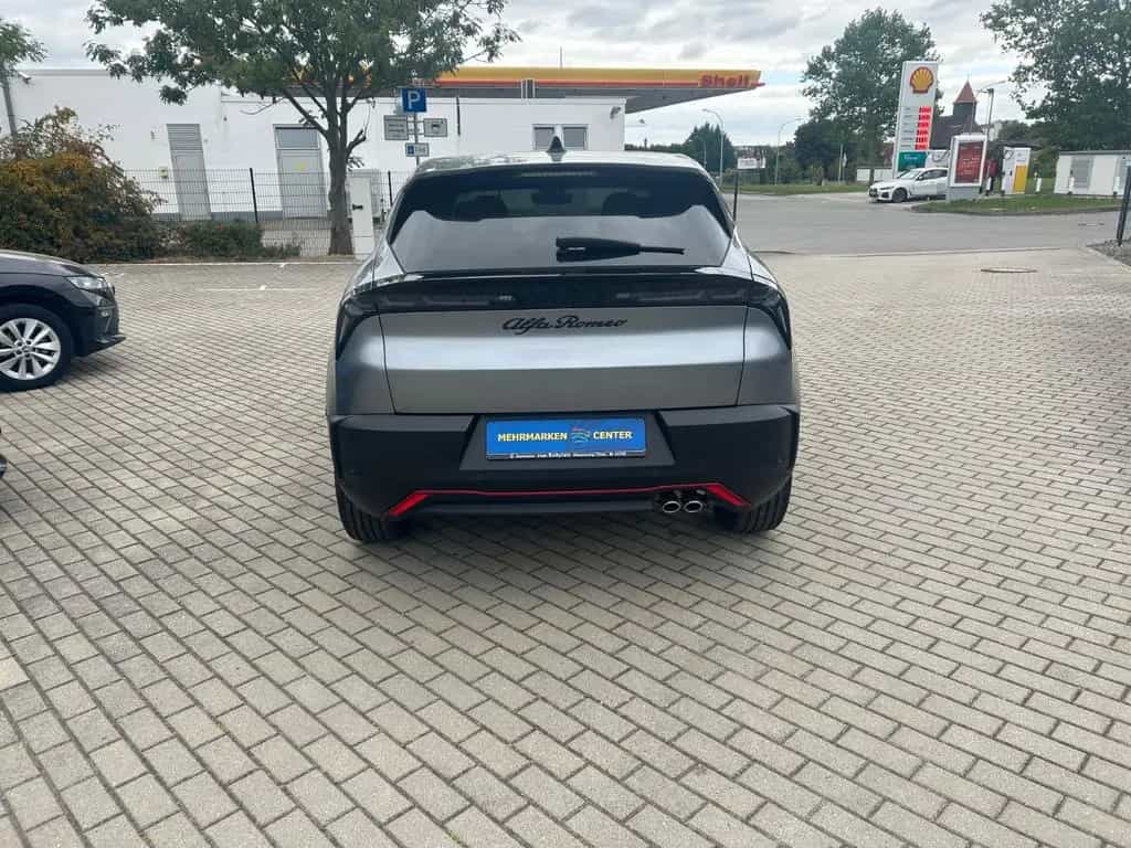 Alfa Romeo Junior Ibrida 1.2 VGT 48V-Hybrid Speciale 07/2025-photo-9