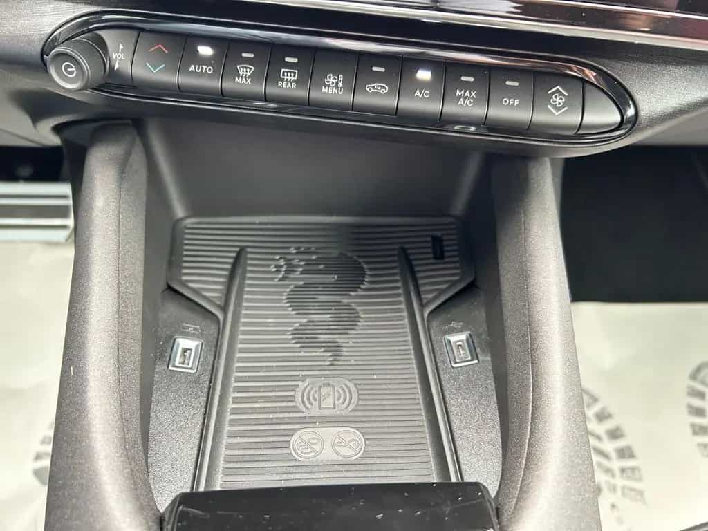 Alfa Romeo Junior Ibrida 1.2 VGT 48V-Hybrid Speciale 07/2025-photo-24