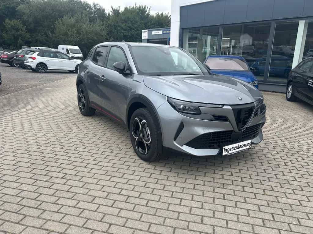 Alfa Romeo Junior Ibrida 1.2 VGT 48V-Hybrid Speciale 07/2025-photo-3