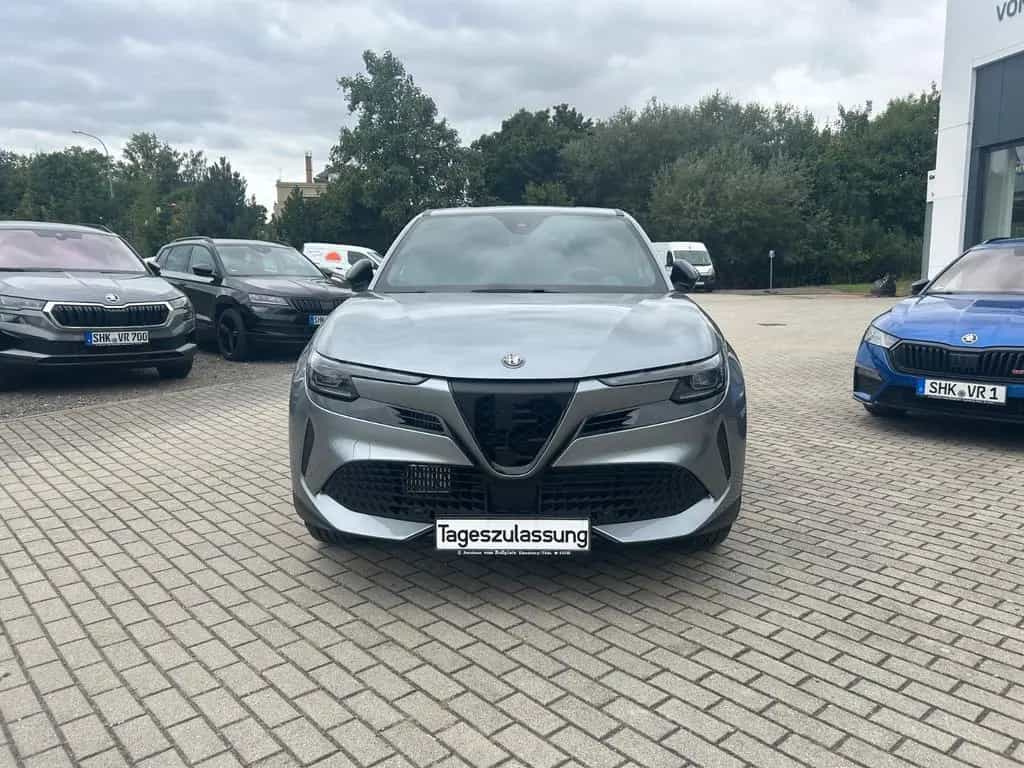 Alfa Romeo Junior Ibrida 1.2 VGT 48V-Hybrid Speciale 07/2025-photo-4