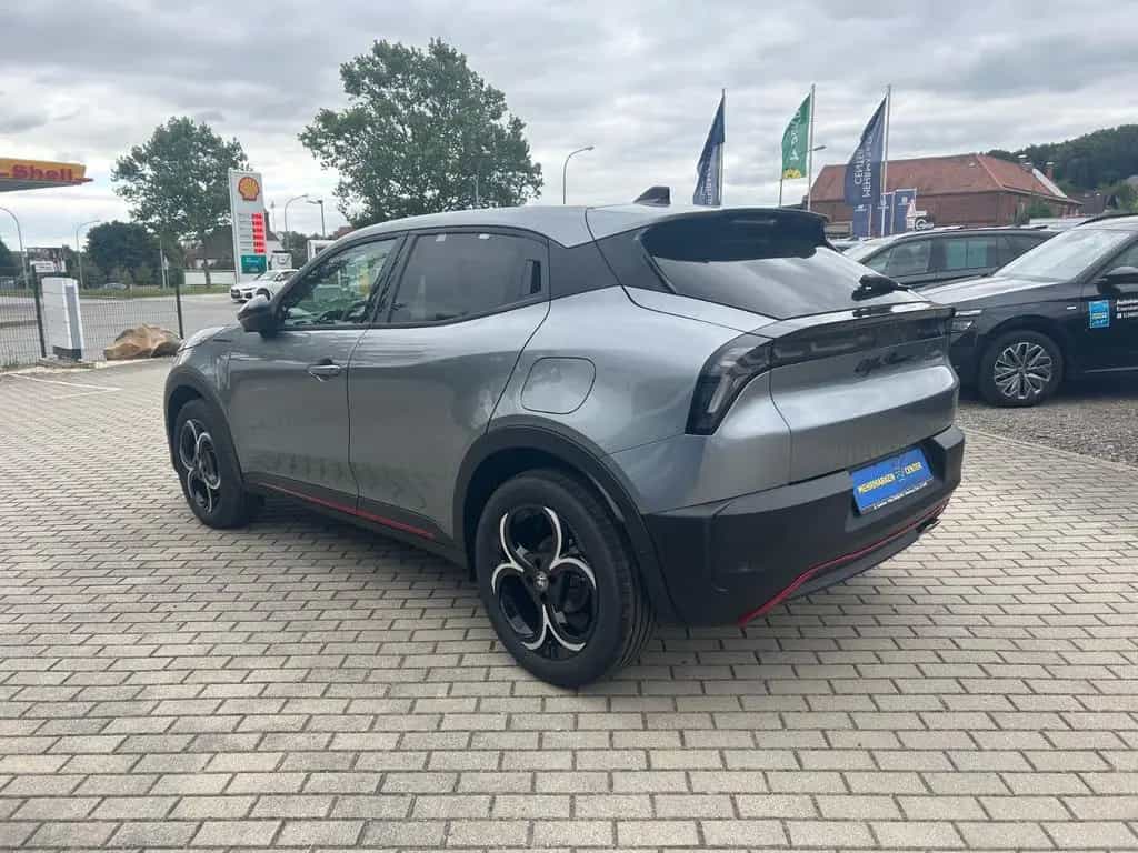 Alfa Romeo Junior Ibrida 1.2 VGT 48V-Hybrid Speciale 07/2025-photo-8