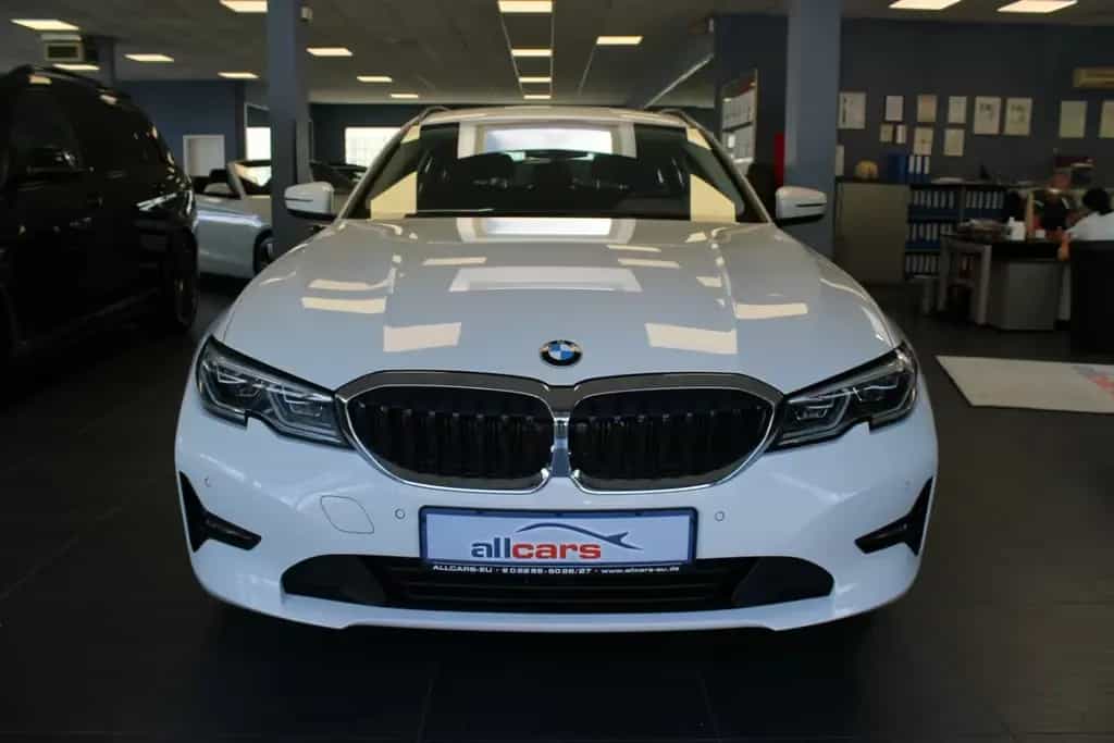 BMW 320 d Touring xDrive Aut. Advantage 06/2022-photo-1