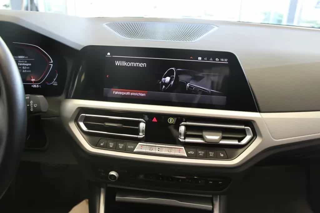 BMW 320 d Touring xDrive Aut. Advantage 06/2022-photo-10