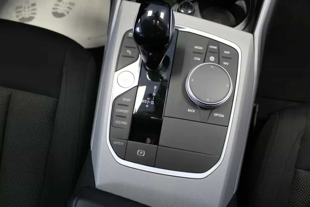 BMW 320 d Touring xDrive Aut. Advantage 06/2022-photo-11