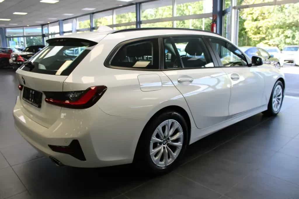BMW 320 d Touring xDrive Aut. Advantage 06/2022-photo-6