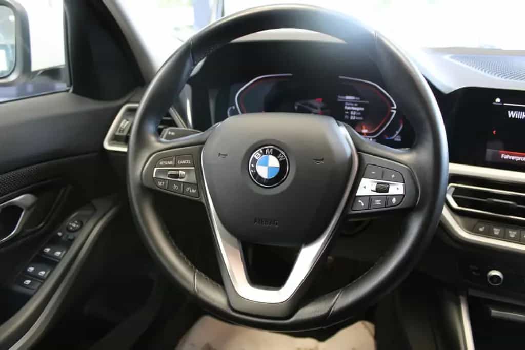 BMW 320 d Touring xDrive Aut. Advantage 06/2022-photo-9