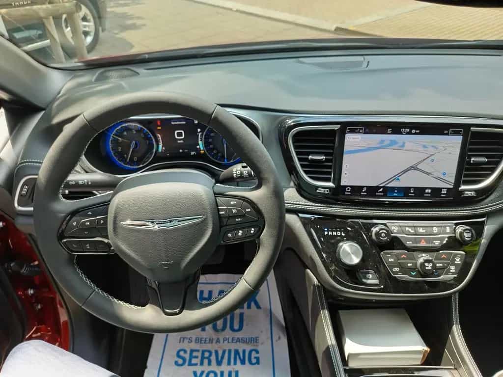 Chrysler Pacifica Limited 2025 AWD S Paket null-photo-22