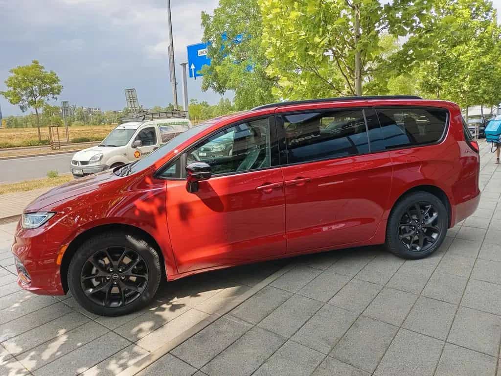 Chrysler Pacifica Limited 2025 AWD S Paket null-photo-4