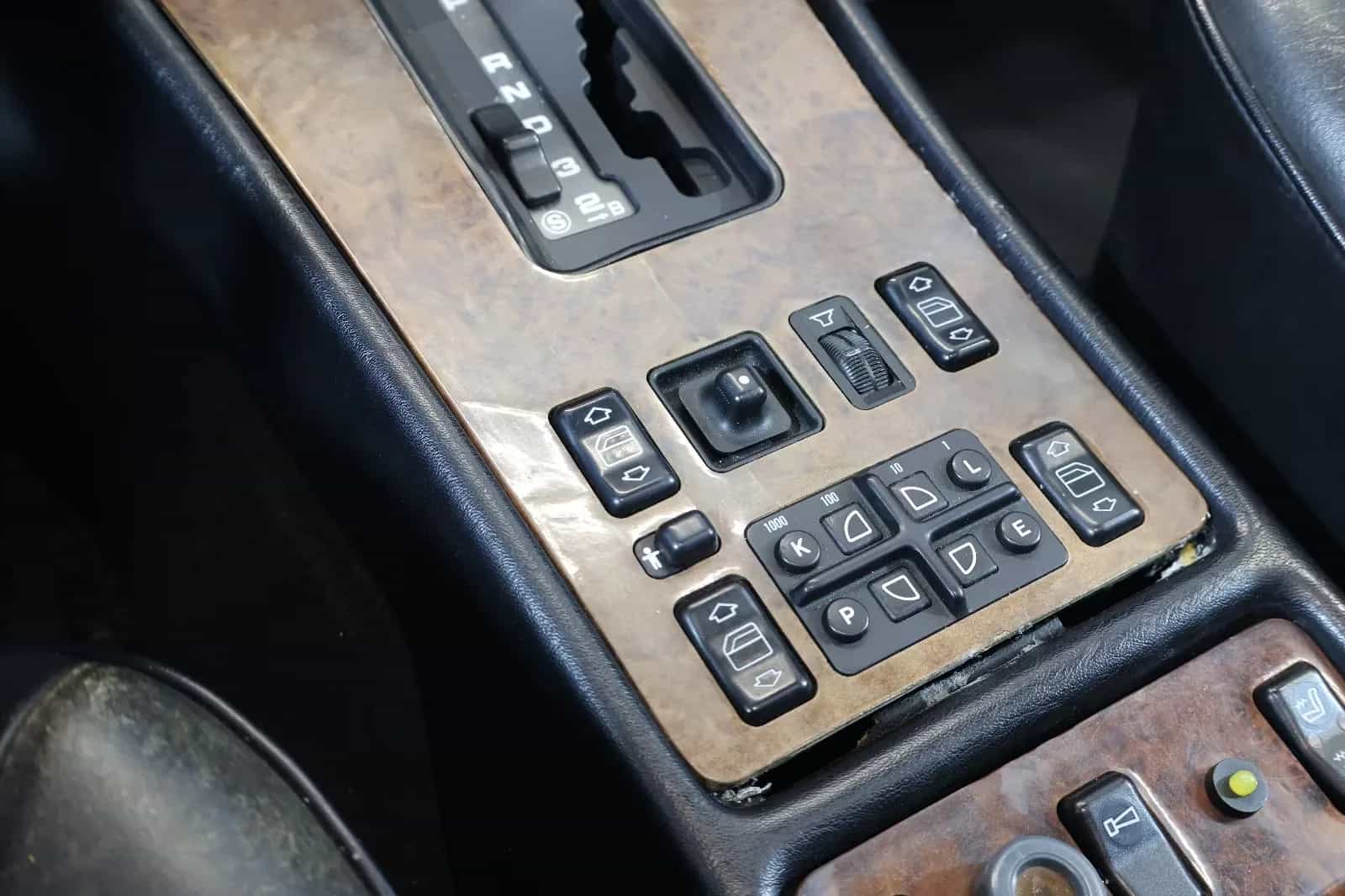 Mercedes-Benz 560 09/1986-photo-12
