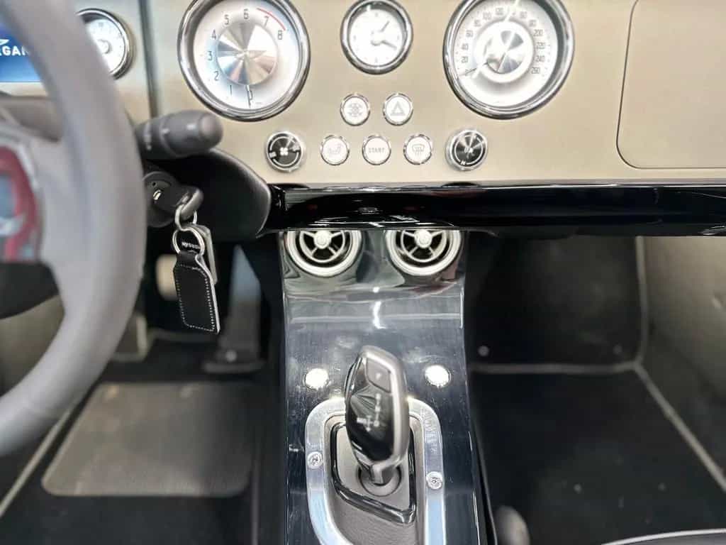 Morgan Plus 4 / Driving Package / Sennheiser Sound null-photo-11