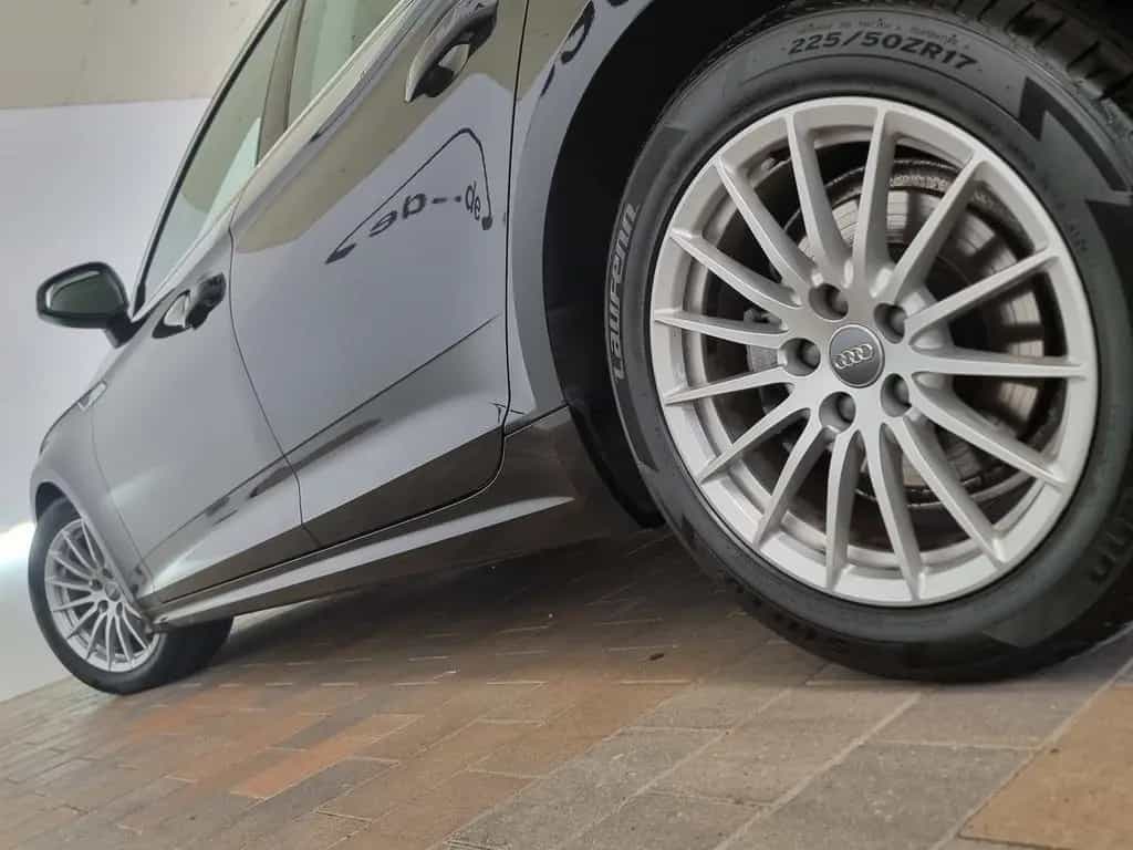Audi A5 35 TFSI DSG LED SHZ Navi Leder Tempomat 11/2019-photo-1