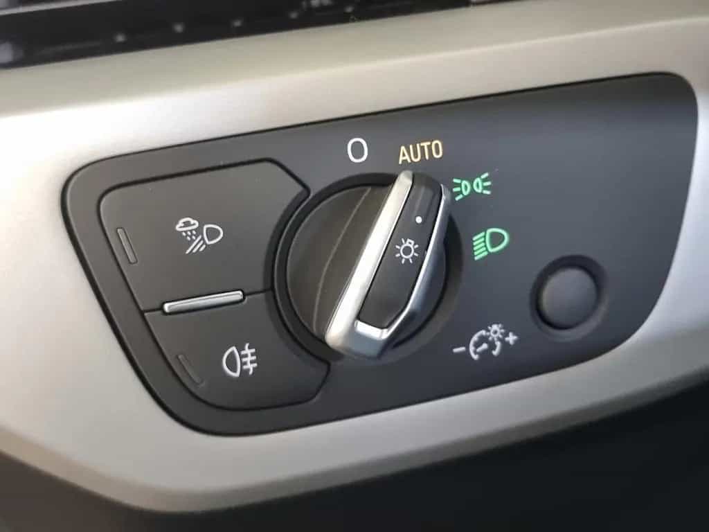 Audi A5 35 TFSI DSG LED SHZ Navi Leder Tempomat 11/2019-photo-16