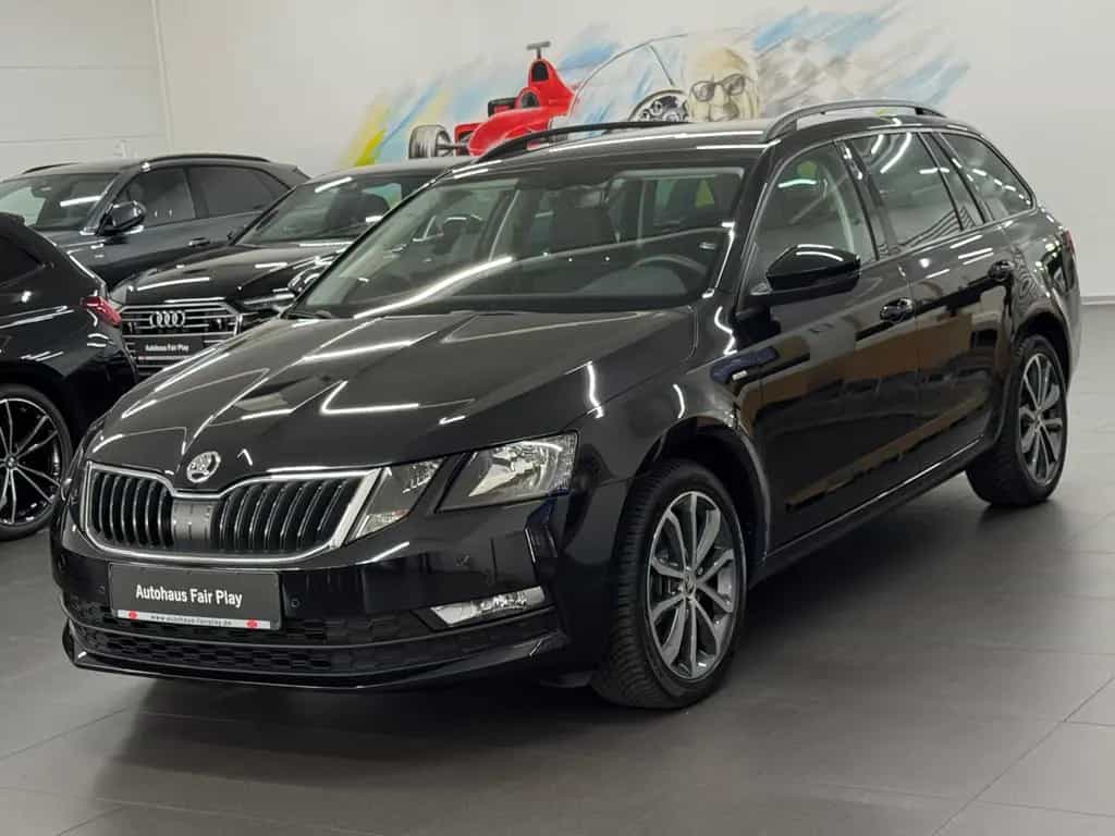 Skoda Octavia Combi Drive NAVI/CARPLAY/AHK/U-FREI! 08/2017-photo-0