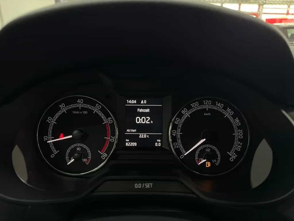 Skoda Octavia Combi Drive NAVI/CARPLAY/AHK/U-FREI! 08/2017-photo-11