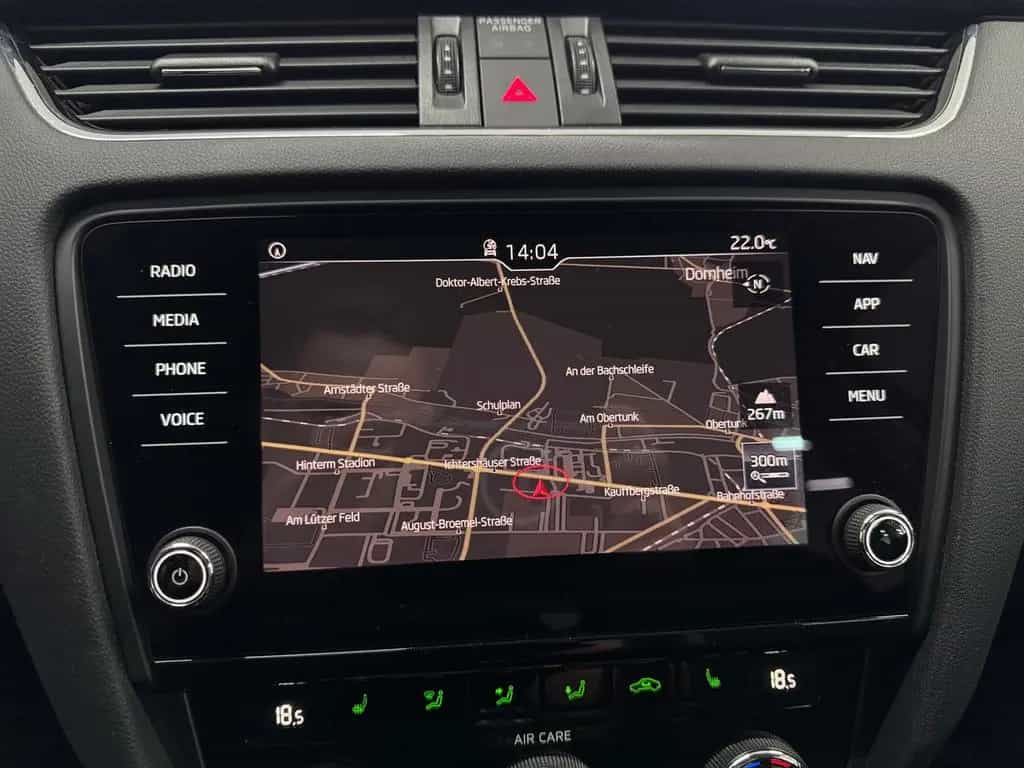 Skoda Octavia Combi Drive NAVI/CARPLAY/AHK/U-FREI! 08/2017-photo-12