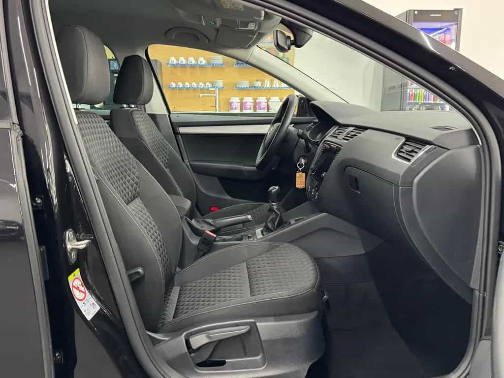 Skoda Octavia Combi Drive NAVI/CARPLAY/AHK/U-FREI! 08/2017-photo-15