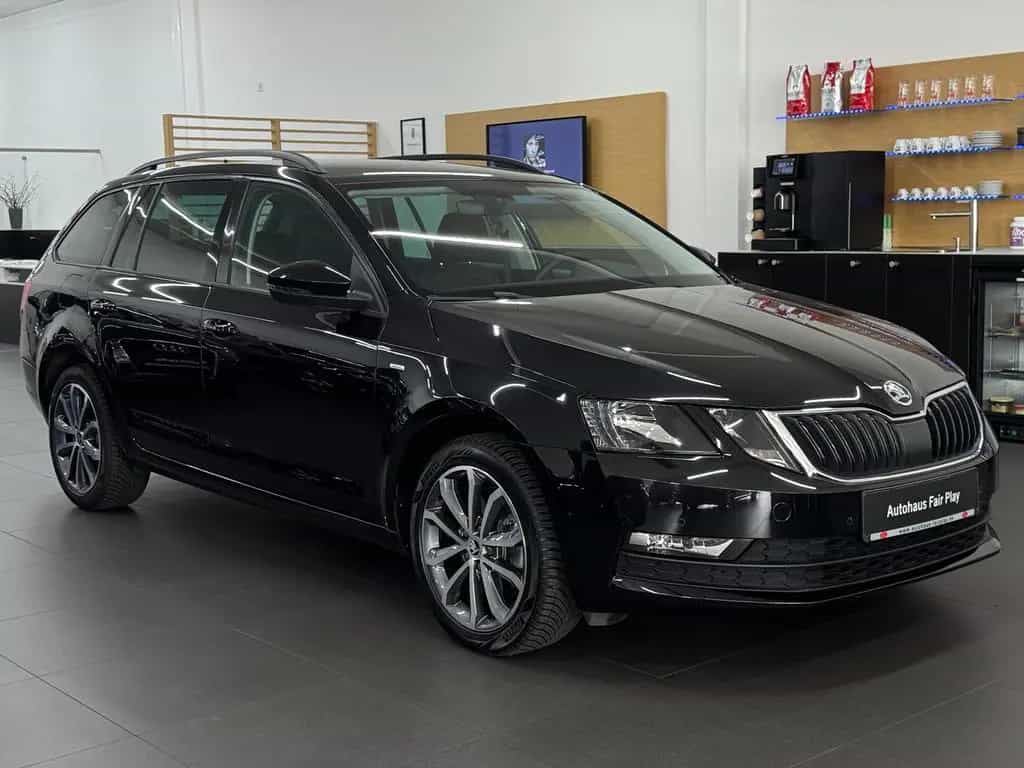 Skoda Octavia Combi Drive NAVI/CARPLAY/AHK/U-FREI! 08/2017-photo-2