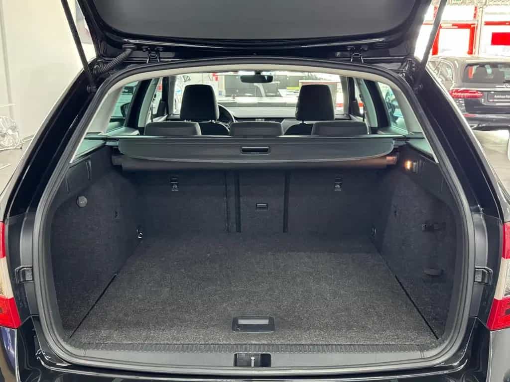 Skoda Octavia Combi Drive NAVI/CARPLAY/AHK/U-FREI! 08/2017-photo-8