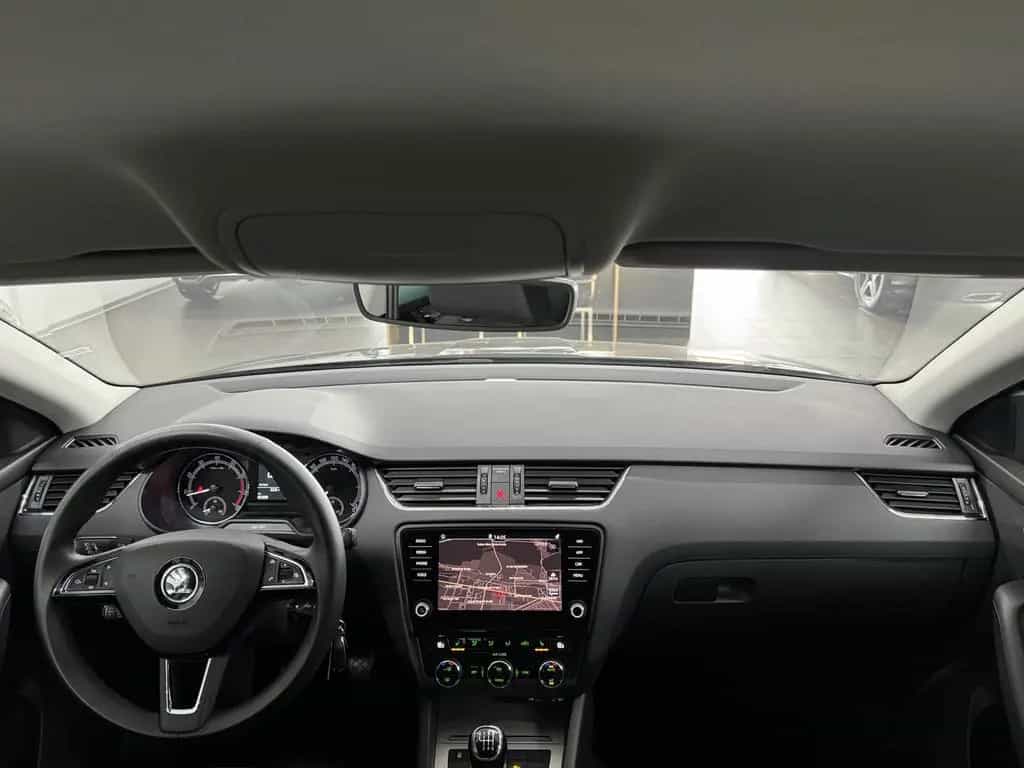 Skoda Octavia Combi Drive NAVI/CARPLAY/AHK/U-FREI! 08/2017-photo-9