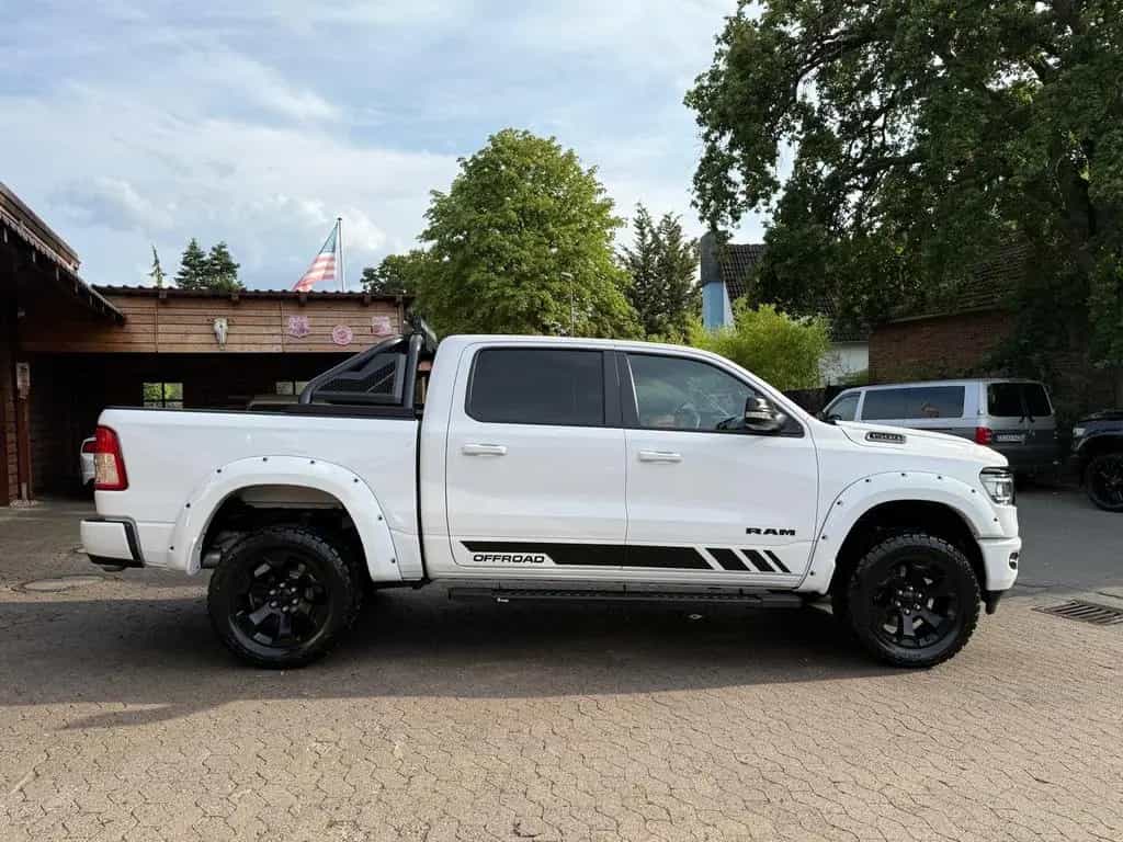 Dodge RAM V8*OFFROAD*LIFT*BÜGEL+LED*4X4*NAVI*AHK*GARANTIE* 07/2023-photo-16