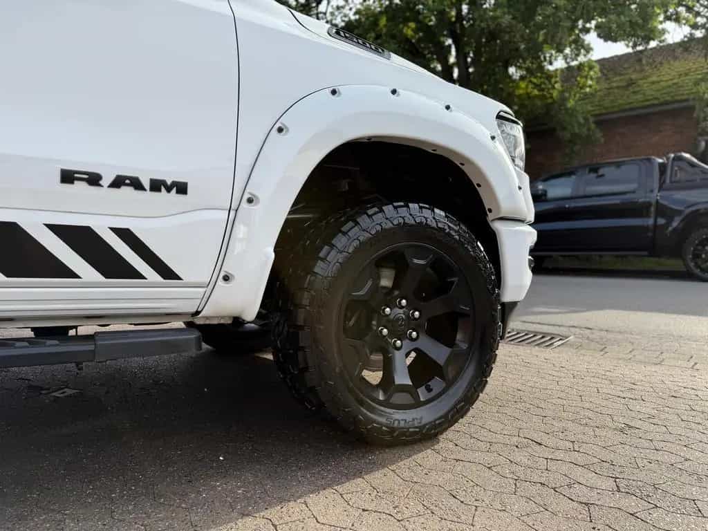 Dodge RAM V8*OFFROAD*LIFT*BÜGEL+LED*4X4*NAVI*AHK*GARANTIE* 07/2023-photo-17