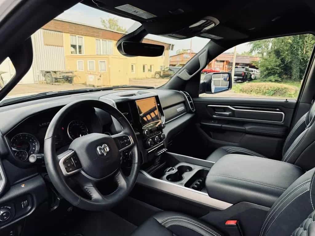 Dodge RAM V8*OFFROAD*LIFT*BÜGEL+LED*4X4*NAVI*AHK*GARANTIE* 07/2023-photo-29