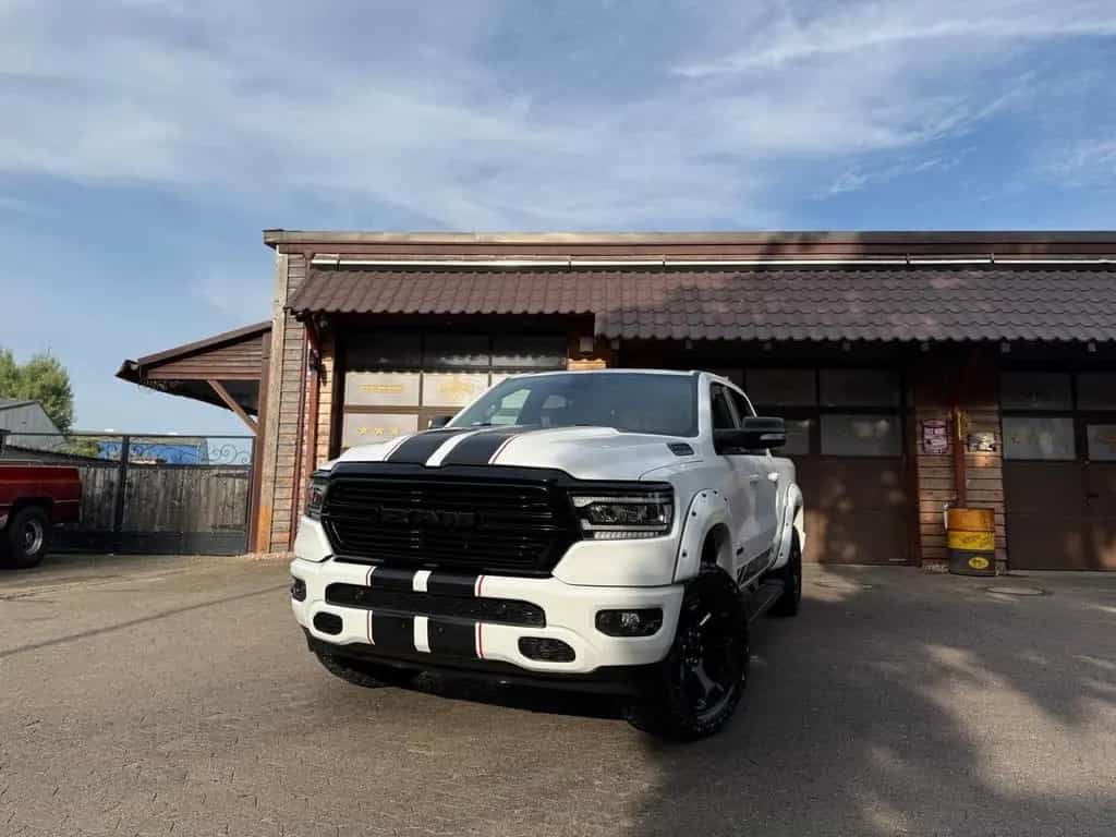 Dodge RAM V8*OFFROAD*LIFT*BÜGEL+LED*4X4*NAVI*AHK*GARANTIE* 07/2023-photo-3
