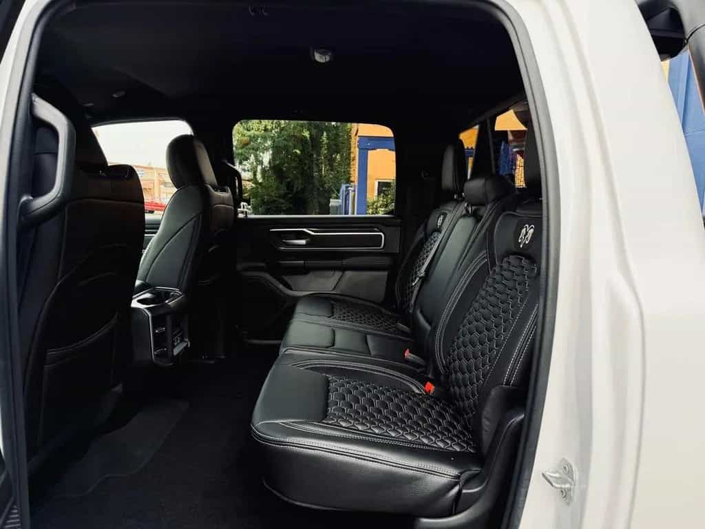 Dodge RAM V8*OFFROAD*LIFT*BÜGEL+LED*4X4*NAVI*AHK*GARANTIE* 07/2023-photo-35
