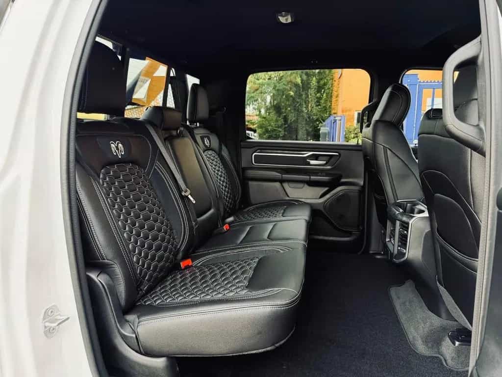 Dodge RAM V8*OFFROAD*LIFT*BÜGEL+LED*4X4*NAVI*AHK*GARANTIE* 07/2023-photo-38