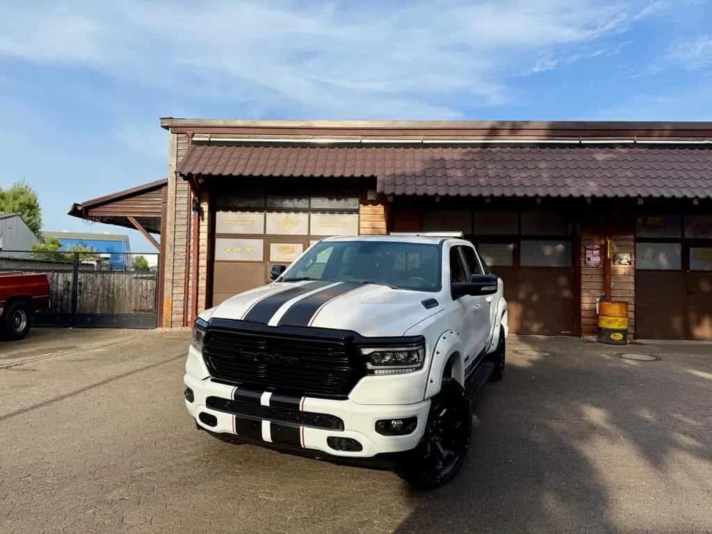 Dodge RAM V8*OFFROAD*LIFT*BÜGEL+LED*4X4*NAVI*AHK*GARANTIE* 07/2023-photo-4