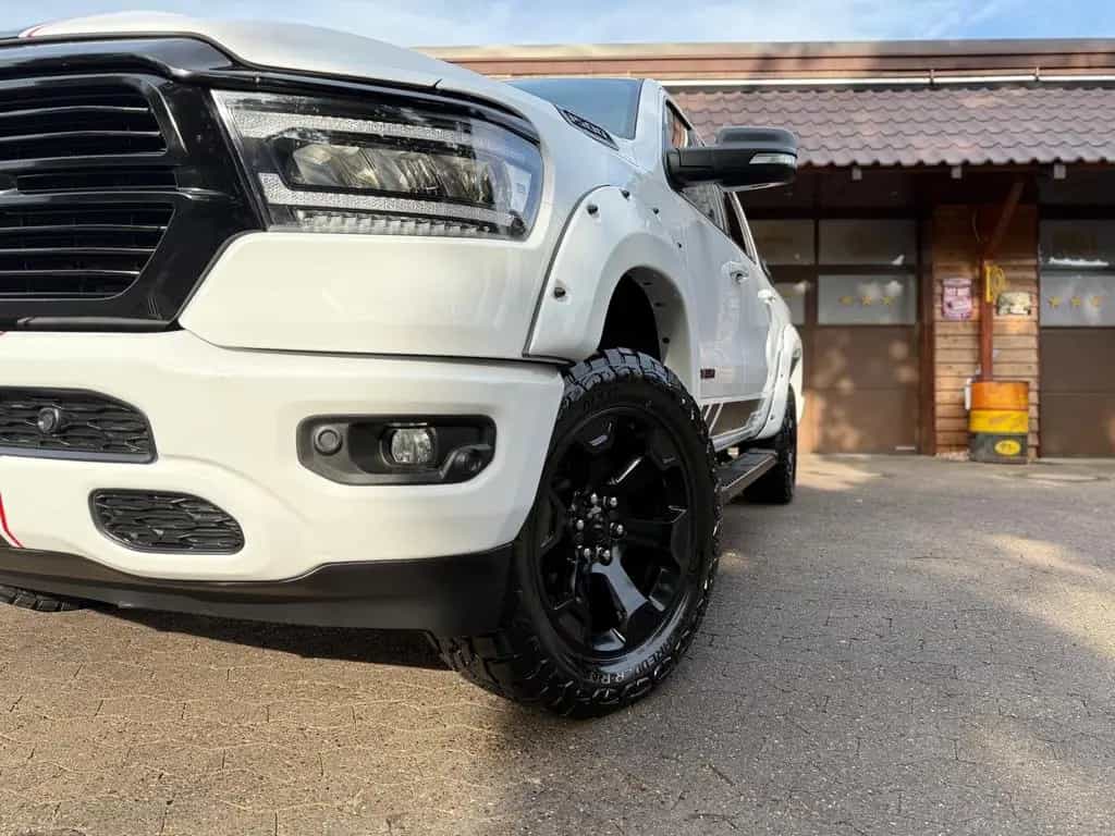 Dodge RAM V8*OFFROAD*LIFT*BÜGEL+LED*4X4*NAVI*AHK*GARANTIE* 07/2023-photo-5