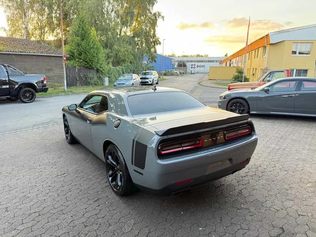 Dodge Challenger 5,7 V8*R/T*AUTO.-*LEDER*NAVI*ALCANTARA*GARNTIE 08/2021-photo-26