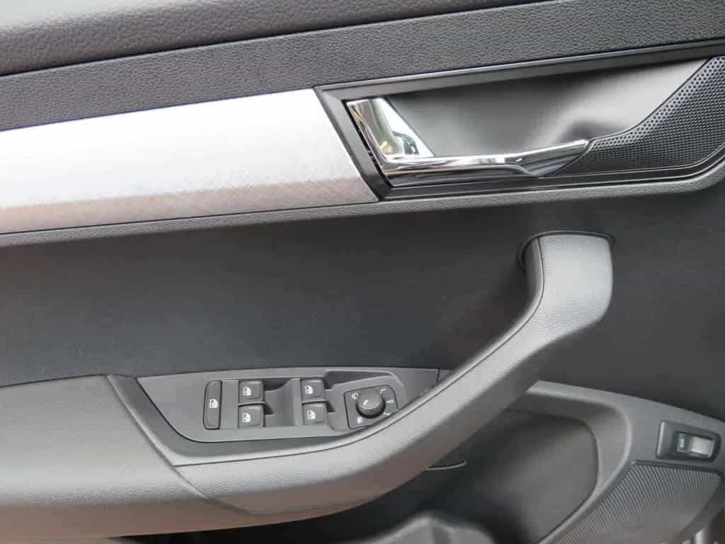Skoda Karoq 1,5 TSI SELECT +LED+CAM+TEMP+AHK 01/2024-photo-12