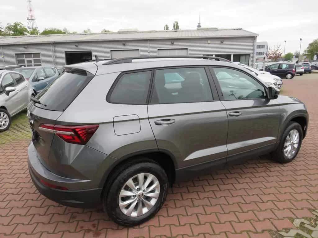 Skoda Karoq 1,5 TSI SELECT +LED+CAM+TEMP+AHK 01/2024-photo-5
