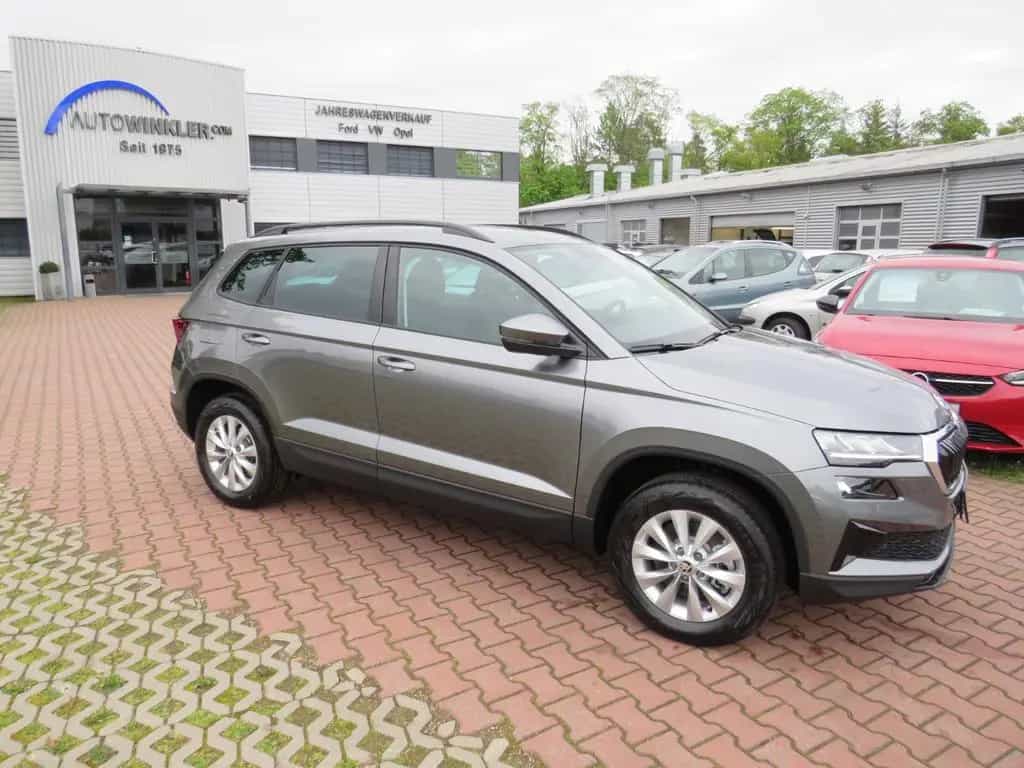 Skoda Karoq 1,5 TSI SELECT +LED+CAM+TEMP+AHK 01/2024-photo-6