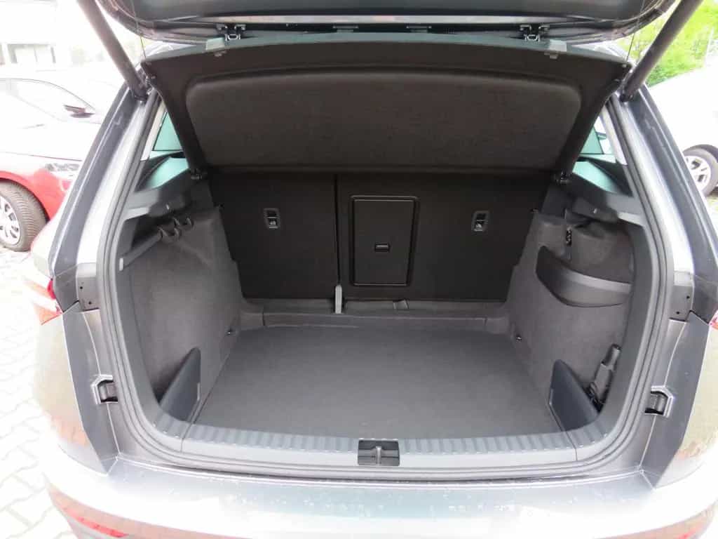Skoda Karoq 1,5 TSI SELECT +LED+CAM+TEMP+AHK 01/2024-photo-9