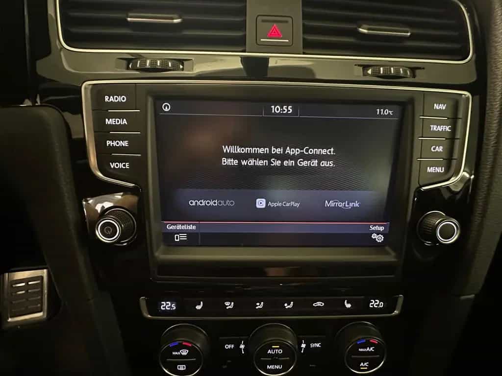 Volkswagen Golf VII Lim. R 4M Leder/Carplay/Temp/K&W/ 08/2015-photo-20
