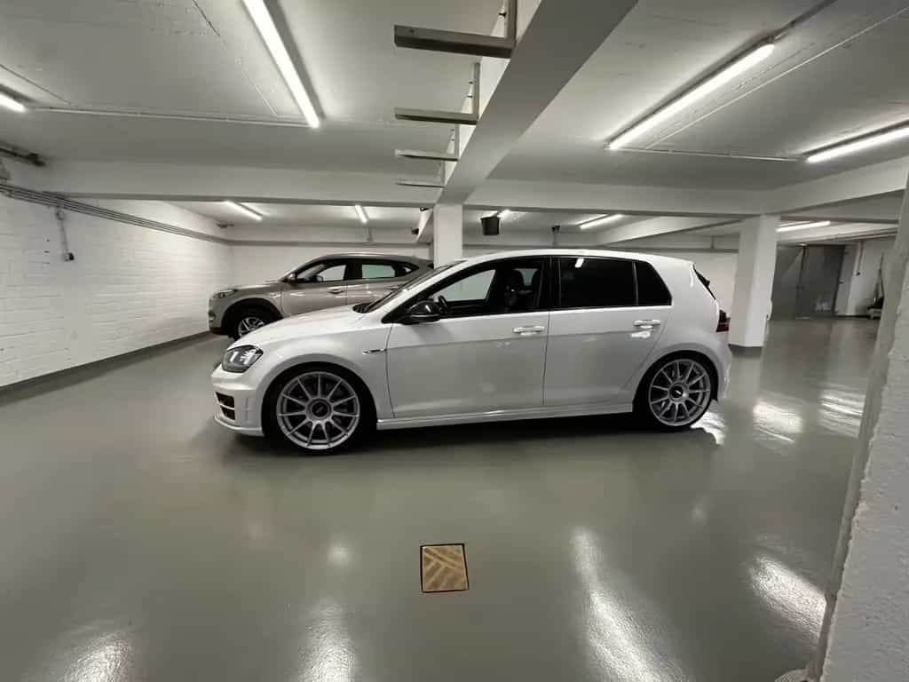 Volkswagen Golf VII Lim. R 4M Leder/Carplay/Temp/K&W/ 08/2015-photo-6