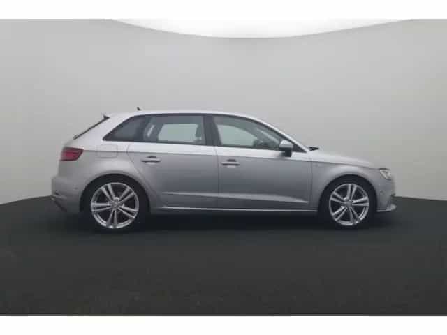 Audi A3 Sportback 35 TFSI Sport S-Line 08/2019-photo-3