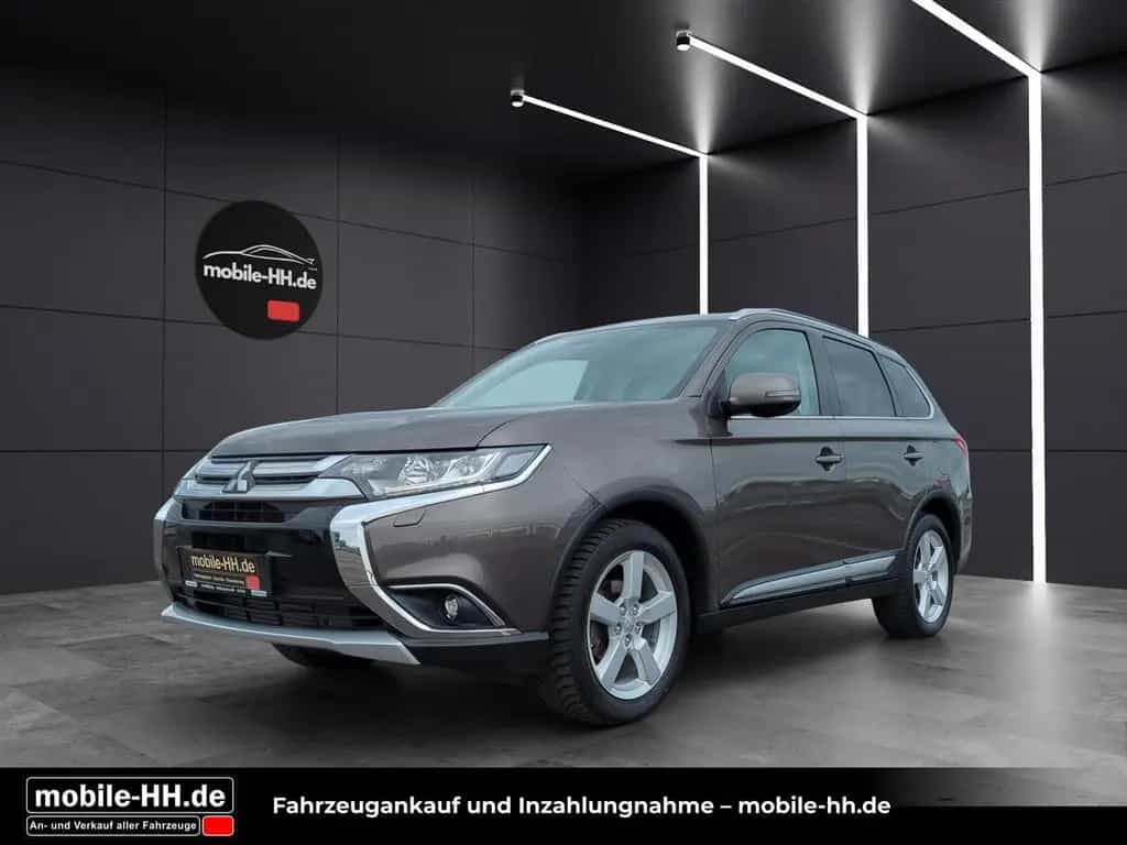 Mitsubishi Outlander Top 4WD*SD*LEDER*XENON*AHK*7SITZER* 02/2018-photo-0