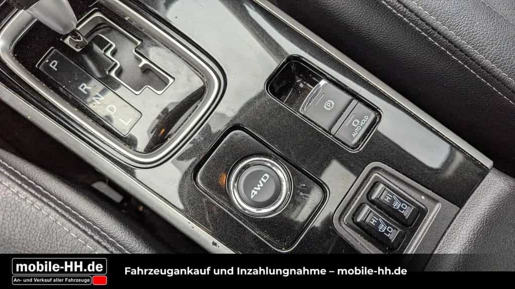 Mitsubishi Outlander Top 4WD*SD*LEDER*XENON*AHK*7SITZER* 02/2018-photo-15