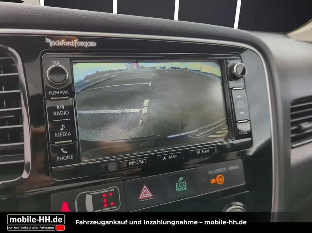 Mitsubishi Outlander Top 4WD*SD*LEDER*XENON*AHK*7SITZER* 02/2018-photo-18