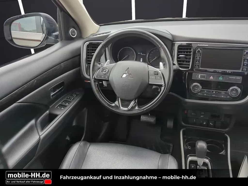 Mitsubishi Outlander Top 4WD*SD*LEDER*XENON*AHK*7SITZER* 02/2018-photo-20