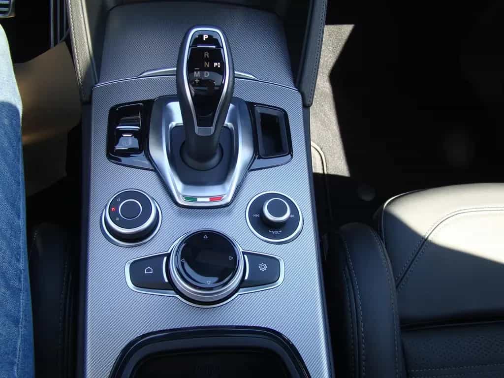 Alfa Romeo Stelvio Veloce Q4 2.0 Turbo AT/LED/Navi/Shz/Klim 12/2024-photo-11