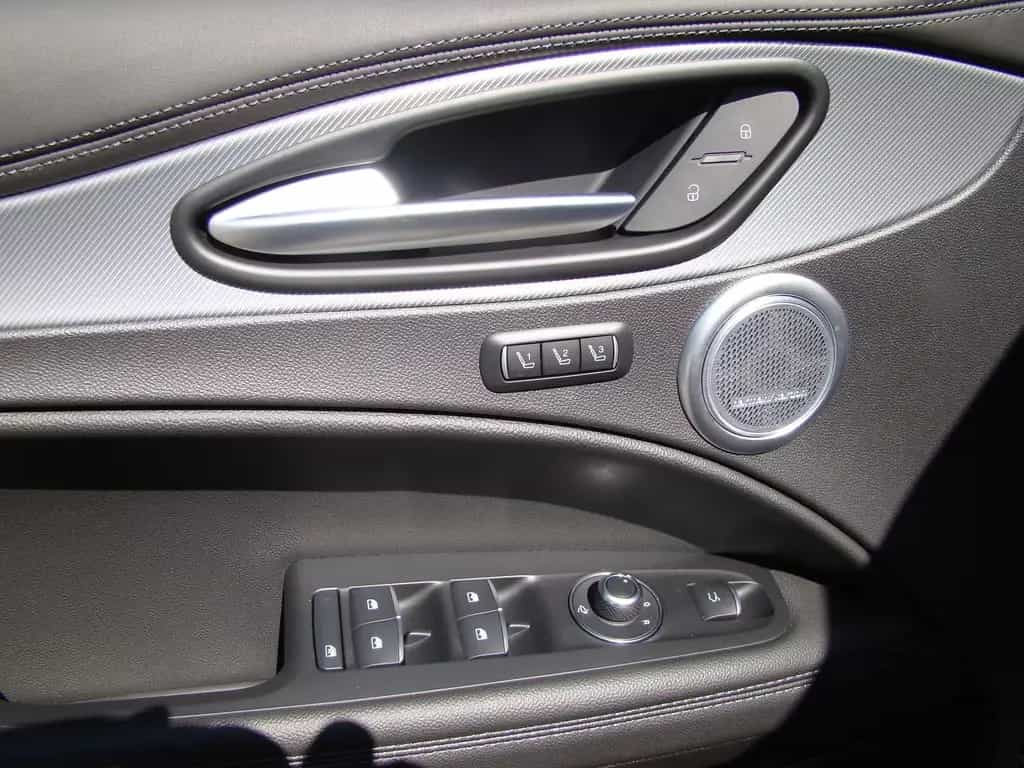 Alfa Romeo Stelvio Veloce Q4 2.0 Turbo AT/LED/Navi/Shz/Klim 12/2024-photo-16