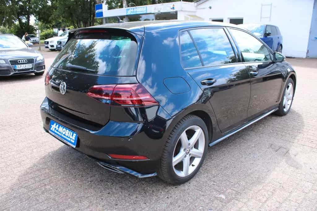 Volkswagen Golf VII Lim. Highline R Line 1.5TSI Navi LED 06/2019-photo-1