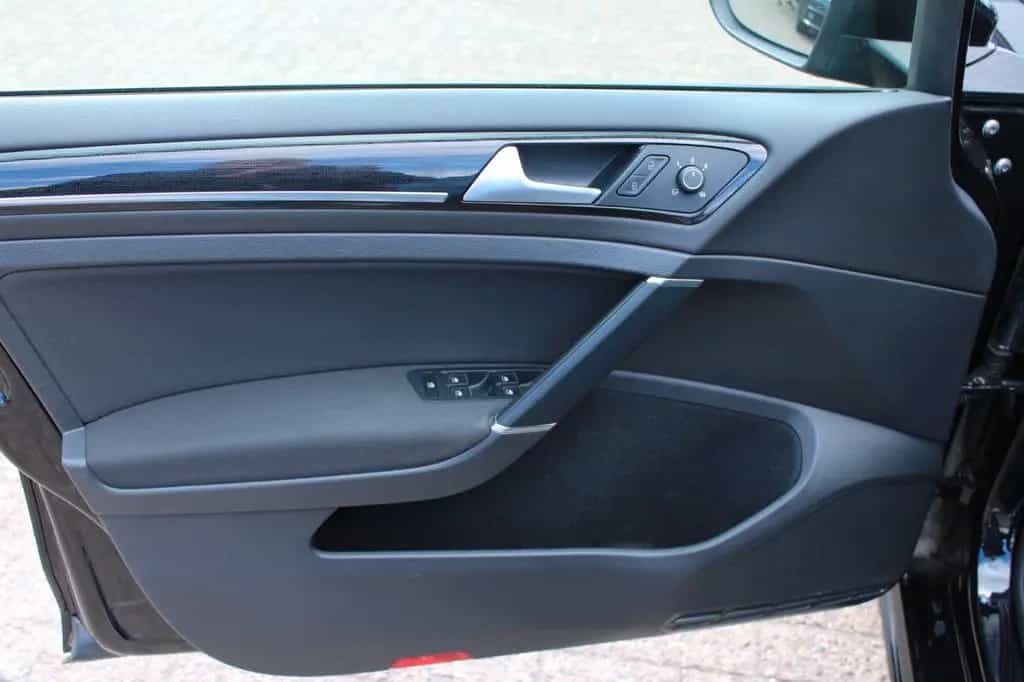Volkswagen Golf VII Lim. Highline R Line 1.5TSI Navi LED 06/2019-photo-13