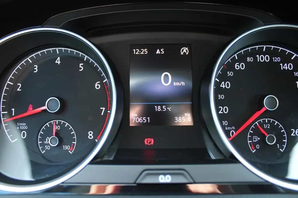 Volkswagen Golf VII Lim. Highline R Line 1.5TSI Navi LED 06/2019-photo-19