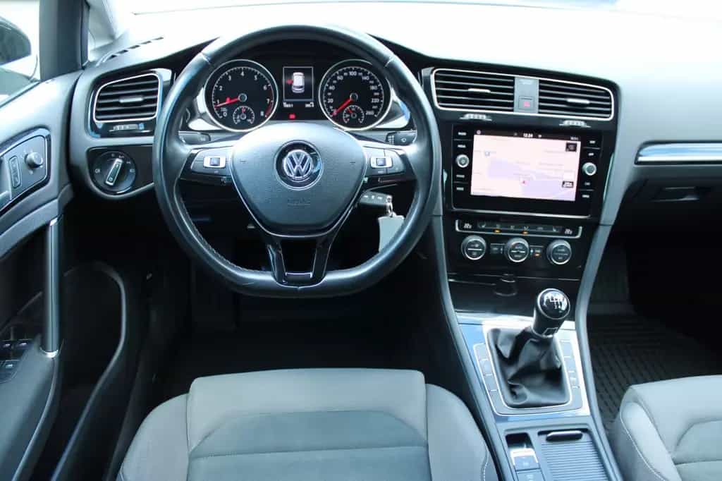 Volkswagen Golf VII Lim. Highline R Line 1.5TSI Navi LED 06/2019-photo-3